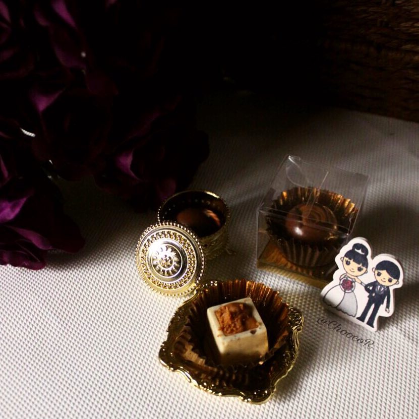 توزيعات تشوكو آر للآفراح والمناسبات✨
.
.
#chocolate #chocolates #chocolatecake #chocolat #ChoocoR #شوكليت #شوكلاته #شوكلاتة❤️ #شوكلاته_مميزة #شوكلاتة_جدة #شوكلاته_مغلفه #شوكلاته_محشيه