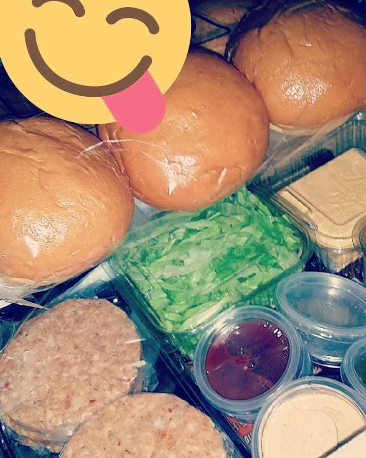 طعم يجلب السعاده #lunchbox
#burger
#bbq
#boxgrill
#عنيزة
#برجر
#شاليهات_عنيزة
#سناب_شات
#سياحي_عنيزة
#شواء
#بوكس_قريل
#اليوم_الوطني
#مطاعم
#احتراف
#بوكس