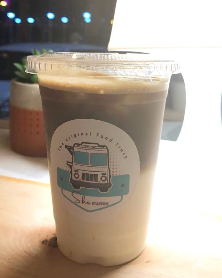 Iced spanish latte " ONLY 11 SR "
آيس سبانش لاتيه ب " ١١ ريال فقط "
سيتوفر ابتداءً من يوم الأثنين ان شاء الله