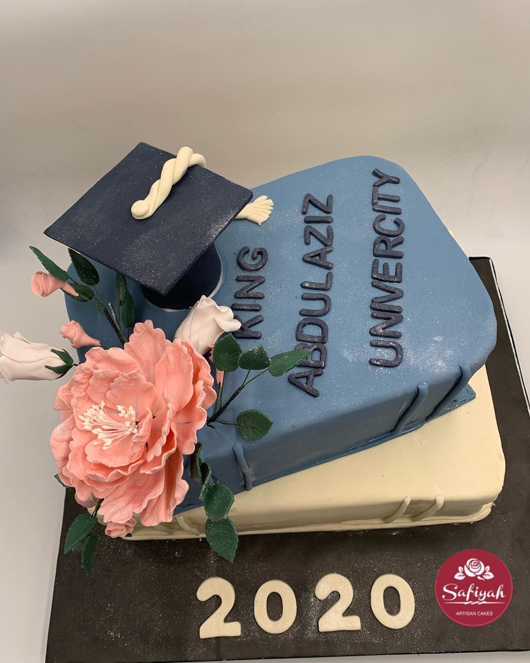 #كيكة_تخرج #حفلات_تخرج #حفلات #ضيافة #كب_كيك#cake#graduation