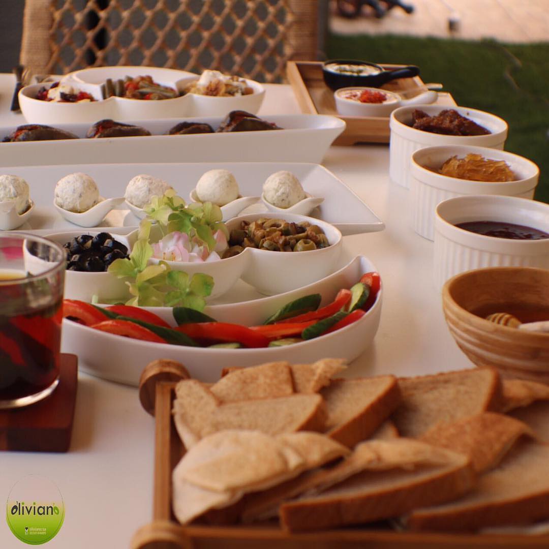 فرصتكم لتذوق منتجاتنا في #سوق_زاد حياكم الله #الأنتركونتيننتال #الرياض #نواشف #أجبان #مقبلات#صحي