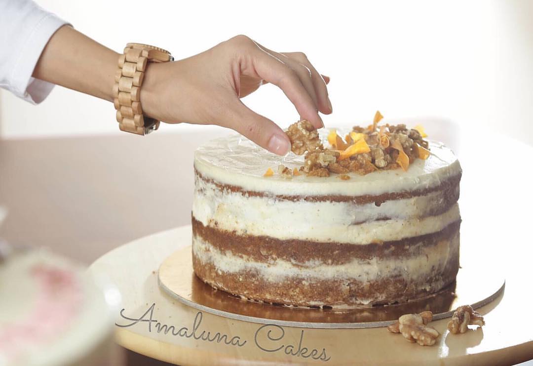 The Elegant Rabbit is also elegant on his own ✨This is a Carrot spice cake with Vanilla Bean cream cheese frosting topped with toasted walnuts and our own crunchy twists ⠀⠀⠀⠀⠀⠀⠀⠀⠀⠀⠀⠀⠀⠀⠀⠀⠀⠀⠀⠀⠀⠀⠀⠀⠀⠀⠀⠀⠀⠀⠀⠀⠀⠀⠀⠀ ⠀Just a classic simple cake great with your daily cup of tea or coffee ☕️ Made from scratch with natural & high quality ingredients and baked upon order just for you ⠀⠀⠀⠀⠀⠀⠀⠀⠀⠀⠀⠀⠀⠀⠀⠀⠀⠀⠀⠀⠀⠀⠀⠀⠀⠀⠀⠀⠀⠀⠀⠀⠀⠀⠀⠀⠀⠀⠀⠀Caught in action by the amazing @olamarriki كيكة الأرنب الأنيق، أنيق ببساطته كيكة الجزر الغنية مع كريمة الكريم تشيز وقطع من الجوز المحمص والتويست المقرمش الخاص بِنَا كيكة كلاسيكية تليق مع كوب قهوة أو شاي . تحضر لكم وقت الطلب بمكونات عضوية وعالية الجودة✨#cake #elegantcake #carrotcake #fall #fallflavors #naturalingredients #organic #carrot #vanillabean #baking #nielsenmasseyvanilla #healthyriyadh #healthychoices #local #saudi #riyadh #jeddah