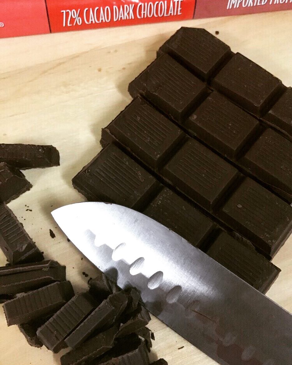 Why we use Chocolate Chunks & Not Chocolate Chips!
- It's Easier to find Good Quality Chocolate Bars with the cocoa percentage that you like.
- The higher percentage of cocoa, the less room for sweeteners &other additives ✨
- You can control the size of chunks, which is a plus especially when baking cookies - Chocolate Chips typically have less cocoa butter and more sugar so they can retain shape & texture in the oven.⚡️
#amalunacakes #chocolate #darkchocolate #cookies #highquality #naturalingredients #cocoa #betterforyou #healthychoices #riyadhfood #jeddahfood #homemade #baking #riyadh #healthyriyadh