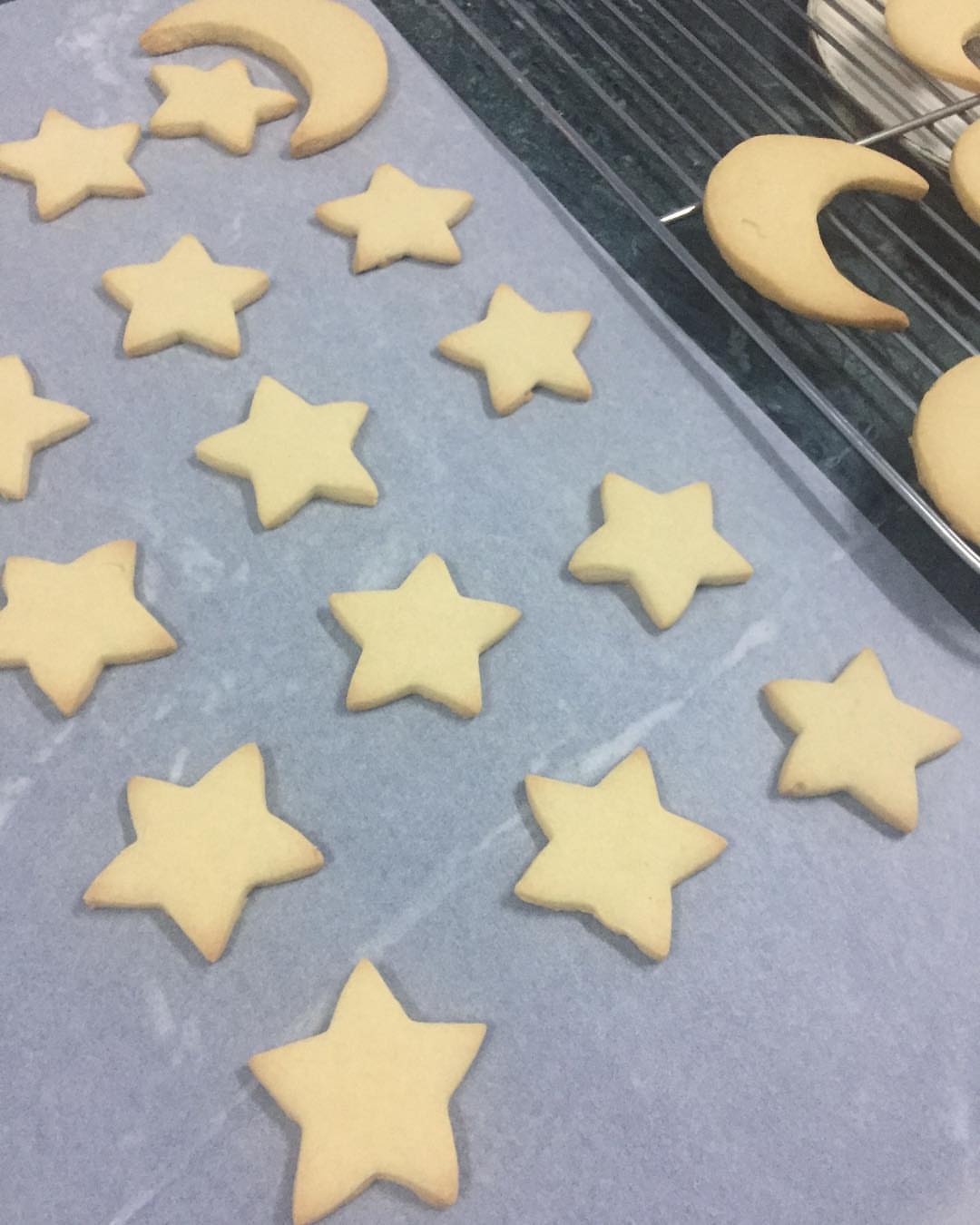 Baking some shortbread cookies for Ramadan Enjoyed making these with my little one! #homebaking #cookies #shortbread #ramadancookies #ramadan #lowsugar #bakingwithkids #star