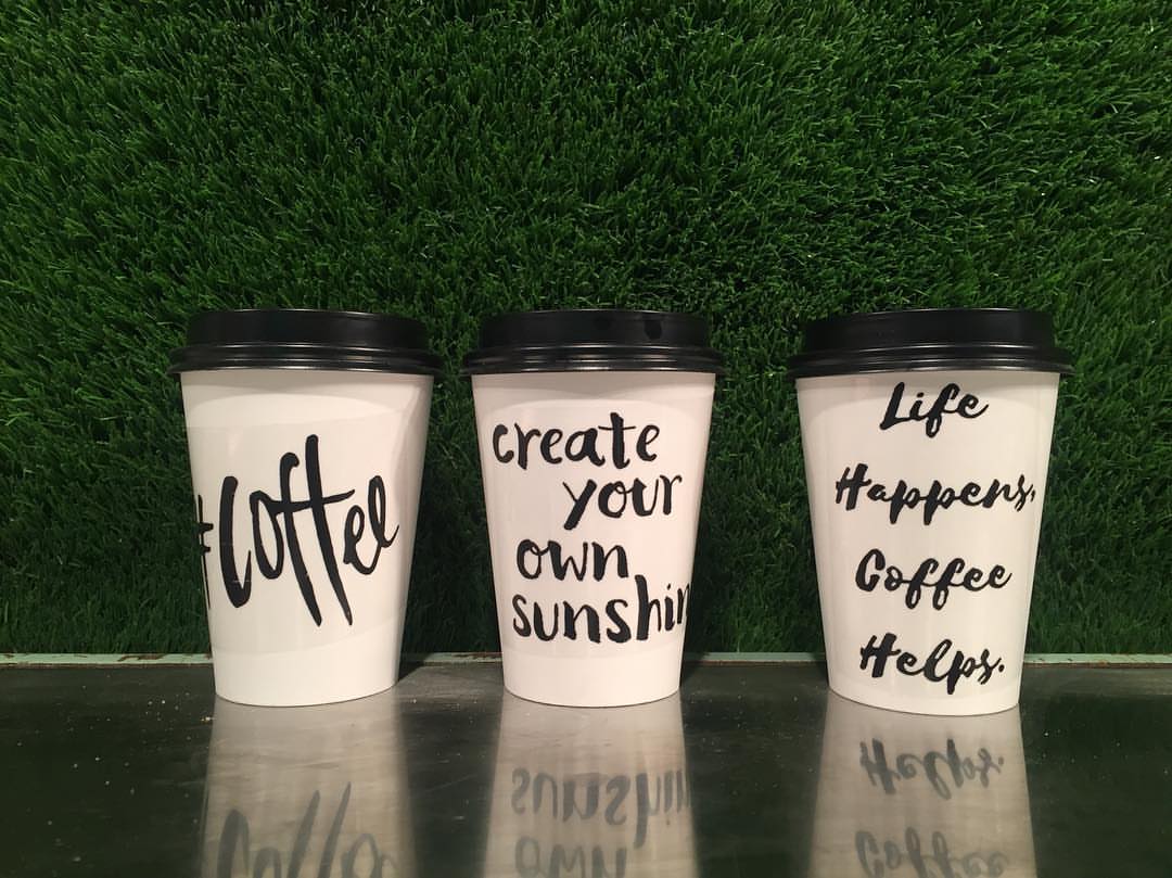 Start your day with a good coffee ☕️✨ come try our famous latte at alfaisaliah resort - durrat alriyadh (4-11) today is the last day ✨ dont miss the chance ✨
#foodtruck #breakfast #coffee #latte #pancakes #event #riyadh_events #riyadh_guide