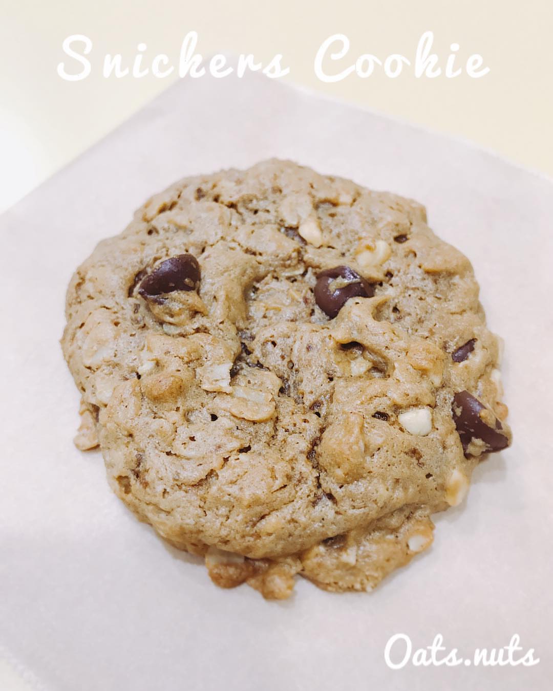 The yummiest snickers cookies ever
كوكيز السنكرز الصحي