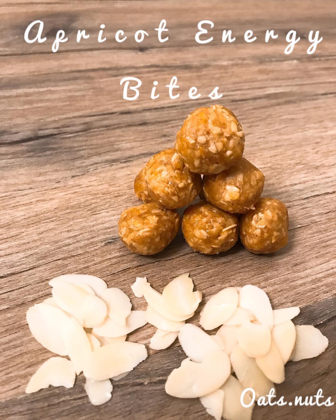 Apricots Energy Bites, a mixture of sour and sweet comes in these mini balls
✨Gluten Free✨
كرات الطاقة بالمشمش ، خليط من الحالي و الحامضمناسبة لك و لصغارك
✨خالية من القلوتين✨
