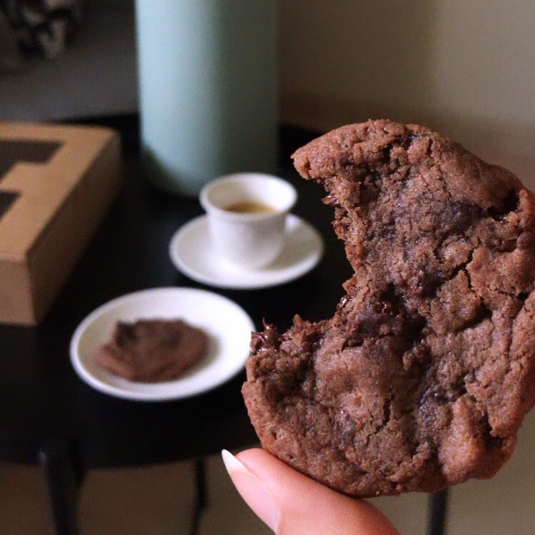 مقرمشش من برا ويذووب من اول لقمه شوكلت كوكيز #yummy