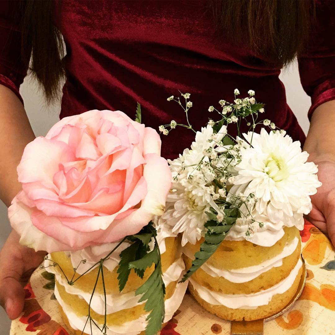 #Mine_naked_cake #naked_cake #cake #flower #sweets #carrotcake #carrot_cake #rice_boding #tresleches #montijoon #منتجون #cookies