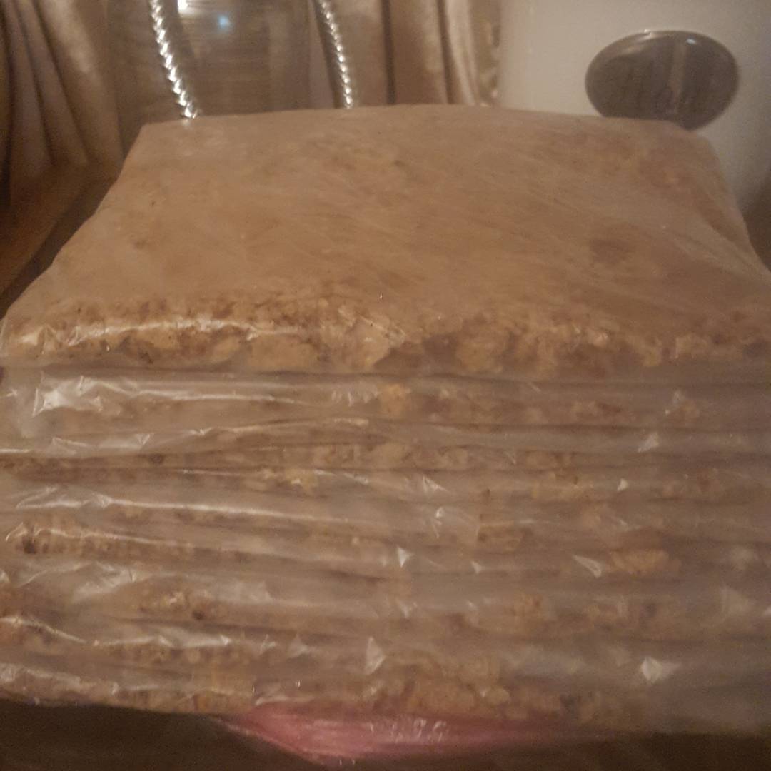 ماشاء الله ..فطاير معصوب بيتي مفرومة وجاهزة لإضافة موز وسمن (عسل وقشطة)حسب الرغبة
#معصوب#معصوب_ملكي#رمضان#جدة#فطور
