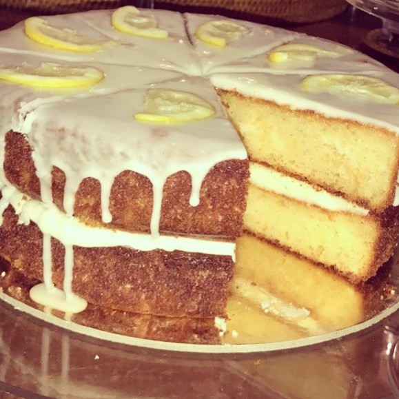 Happy Friday
Lemon cake with lemon filling