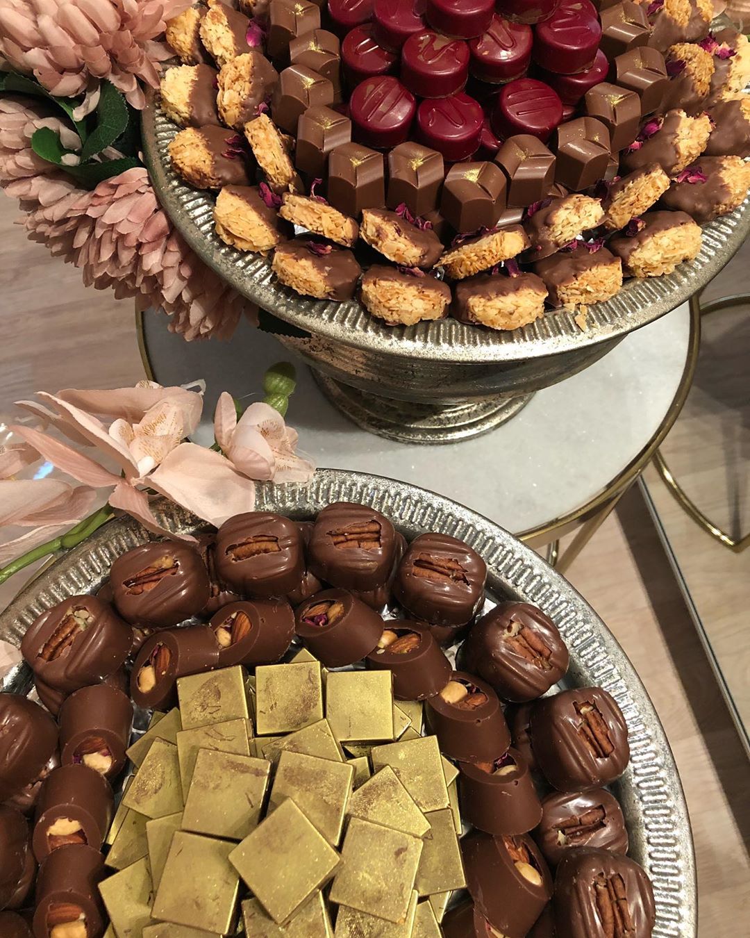 من طلبات أستقبال المتألقة الميك آرتست سارة الرميزان ..
#الرياض#حلويات#أسر_منتجه#تشوكلت#بنات_السعوديه#زواجات#حلويات_أعراس#دعم_الأسر_المنتجه#حفلات#مناسبات#تقديمات#تقديم_مواليد#تقديم_أستقبالات#حلى_الزفه#حلويات_غريبه#حلويات_زواجات#حلويات_مناسبات#صواني_تقديم#رمضان#رمضانيات#غبقه#عيديات#توزيعات_عيد