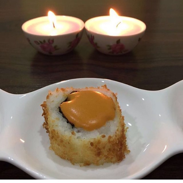 Golden Roll✨
الرول الذهبي ✨
(ارز+ كراب+ اصابع السمك اللذيذه)
يكون الرول مقلي ومغطى بالرقائق المقرمشه مع اضافه الصوص الخاص.
عدد القطع ٨
السعر ٥٨
#سوشي #لذيذ #متميز #رائع #sushi #الدمام #الخبر #يمي_يمي #delicious #سوشي #لذيذ #كوريا #كوري #اليابان #شوبستيكس #يمي #صوص #حفله #عزيمه #زواره #بارتي #صديقات #اهل #الدمام #الخبر #تمبورا #sushi_house #ادمان #عشاق_السوشي#فجل_اصفر #كرانشي#ديناميت_شرمب #ديناميت_تشيكن#عرض