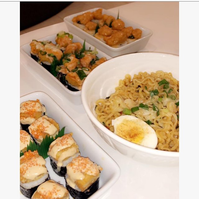 من تصويركم #سوشي #لذيذ #متميز #رائع #sushi #الدمام #الخبر #يمي_يمي #delicious #سوشي #لذيذ #كوريا #كوري #اليابان #شوبستيكس #يمي #صوص #حفله #عزيمه #زواره #بارتي #صديقات #اهل #الدمام #الخبر