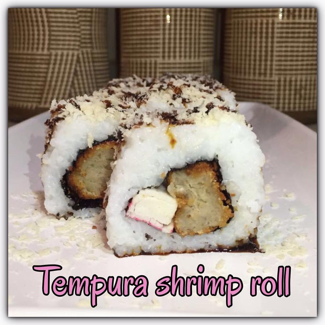 Tempura Shrimp Roll
تيمبورا شرمب رول
(أرز + ربيان مقرمش+ كراب) مغطى برقائق التمبورا والصويا
عدد القطع ٨
السعر ٥٨
#سوشي #لذيذ #متميز #رائع #sushi #الدمام #الخبر #يمي_يمي #delicious #سوشي #لذيذ #كوريا #كوري #اليابان #شوبستيكس #يمي #صوص #حفله #عزيمه #زواره #بارتي #صديقات #اهل #الدمام #الخبر #تمبورا #sushi_house #ادمان #عشاق_السوشي#فجل_اصفر #كرانشي#ديناميت_شرمب #ديناميت_تشيكن#عرض