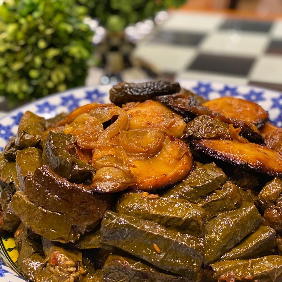 ورق عنب مسبك بدبس و