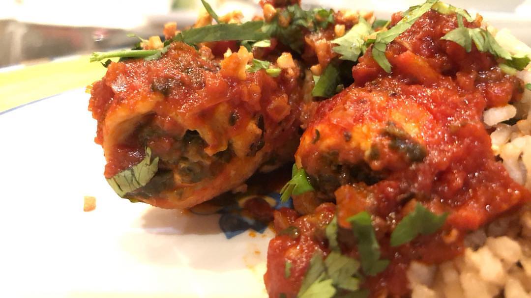 Spinach Chicken Rolls, on our YouTube channel now, link in the bio #aliaskitchen #aliasbreakfast #alia #riyadh #ksa #food #foodporn #foodie #chefoninstagram #homechef #homecook #recipe #chicken #spinach #diet #healthy #nocream #nobutter #cleanfood