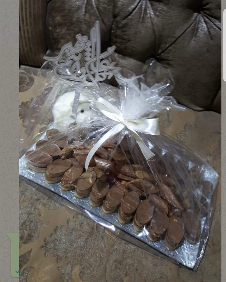 تصوير زبونة لطلبية العيد ❤️❤️ #الخرج #الدلم #بنات_الدلم #بنات_الخرج #اسر_منتجه #اسر_منتجة #حلويات_تقديم #حلويات #حلويات_توق