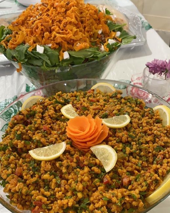 سلطة البرغل وسلطة ردليز تصوير زبونتي