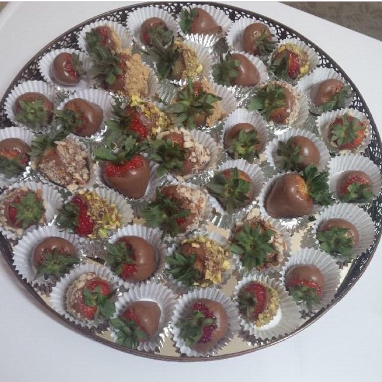 http://instagram.com/gandorah_sweets
غندوره سويتس للحلويات ب انواعها
وتغطية حفلاتكم ومناسباتكم
تابعونا لدينا عروض مستمره مازالت عروضنا مستتتمره في #ينبع العرض الأول
أي كيكة ب50 ريال بسس (كوكيز _ فراوله_ جزر _ شوكلاته _ قرفه _ ليمون بالتوت الأزرق _ تفاح _برتقال _ جوز الهند)
تكفي من 6 ل 8 اشخاص العرض الثاني
20 قطعة من الكوكيز بالشوكلاته او العادي ب50 ريال بسس
ويمكن اضافة اي نوع من الحشوات ب٥ريال فقط عالطلب العرض الثالث
فراوله بالشوكلاته بوكس ب 45 ريال فقط مكون من24 ل20 قطعه
لدينا توصيل بمبلغ اضافي سارعو بالحجز ف الكميات محدوده للاستفسار والحجز /0540301450
Instagram/ gandorah_sweets