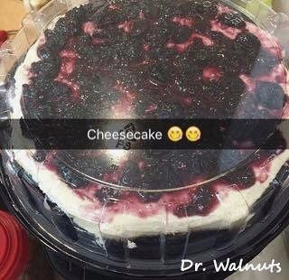 Cheesecake
بسكوت، زبدة، كريمة، جبنة، جيلاتين مربى
#dr_walnuts #yummyfood #cake #cheesecake #riyadhcakes #delicious