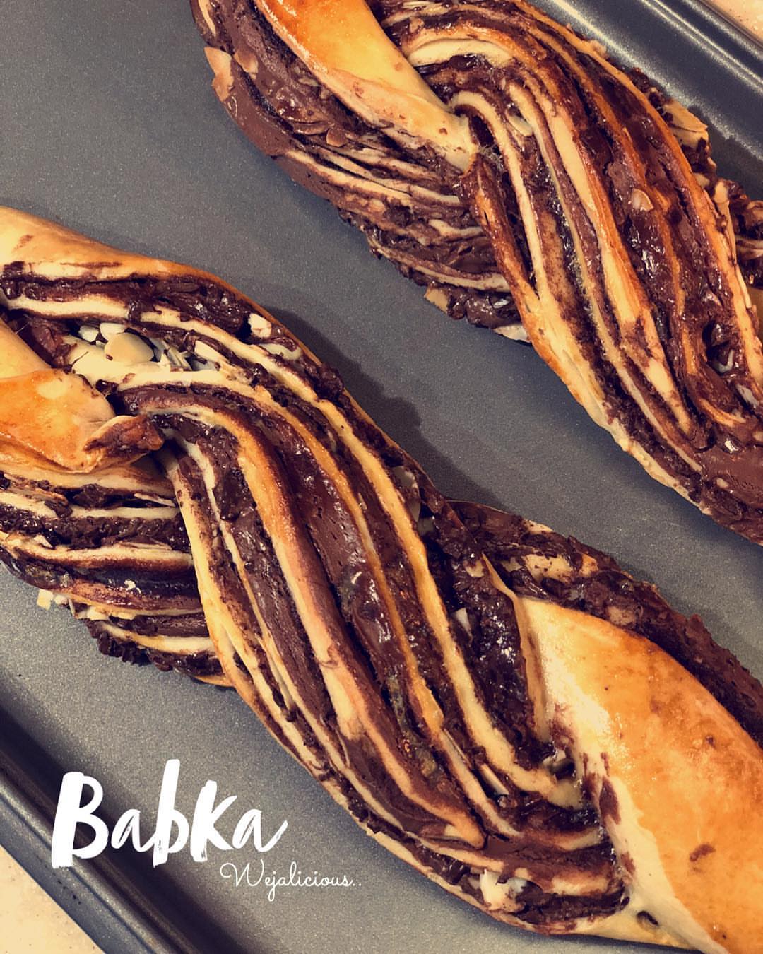 Babka with chocolate and almonds..