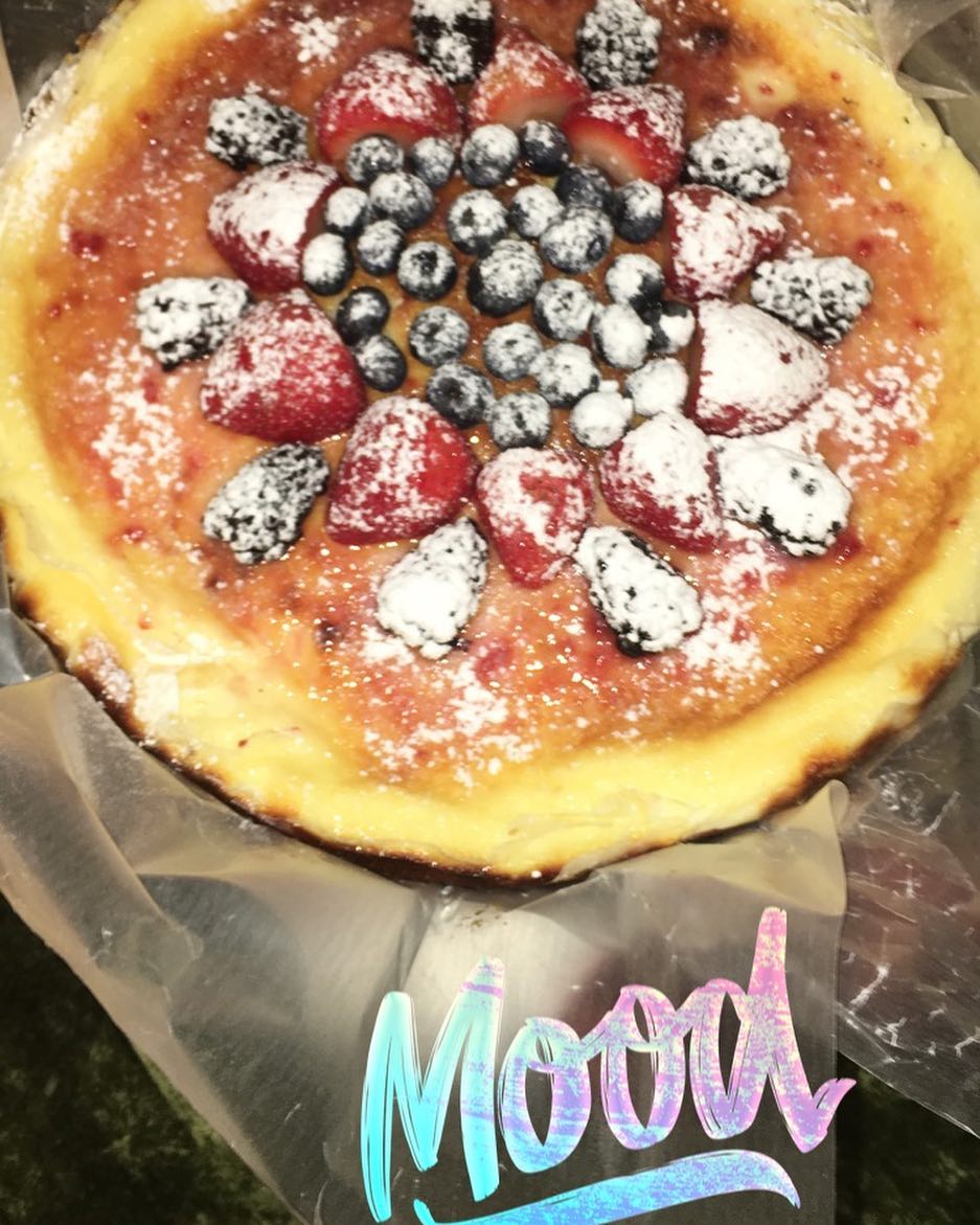 HolaSan Sebastian cheesecake