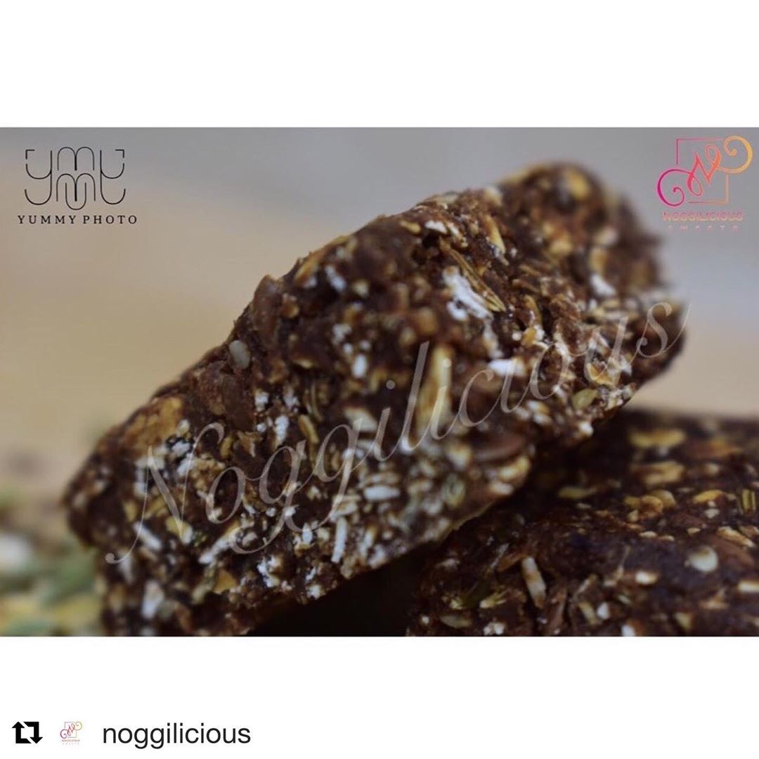 تابعونا على حسابنا الثاني
@noggilicious
#Repost @noggilicious with @get_repost
・・・ لاكتو تريت
المكونات
تمر - بيض - يانسون - شمر - خميرة البيرة - دقيق بُر - رقائق حبوب الشوفان الكاملة - ملح - فانيليا - بذور الكتان - كاكاو - سمسم
كل ٥٠ جرام تحتوي تقريبا على ١٥٠ سعرة حرارية
Lacto Treats
Ingredients
Dates - eggs - anise - fennel - yeast powder - whole wheat flour - whole oats flakes - salt - vanilla - flaxseed - cocoa - sesame
Each 50 grams contains approximately 152 calories
#مدر_للحليب#الرضاعة_الطبيعية#أمهات#أمومة#حوامل#صحة_الطفل#صحي#لذيذ
#breastfeeding#lactation#breastfeedingcookies#mothers#motherhood#pregnant#pregnancy#healthy#treat#sugarfree
