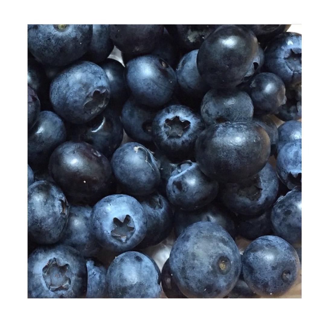 نستخدم فواكة طازجة #fresh #blueberries #yummy #popsicle #popcitysa