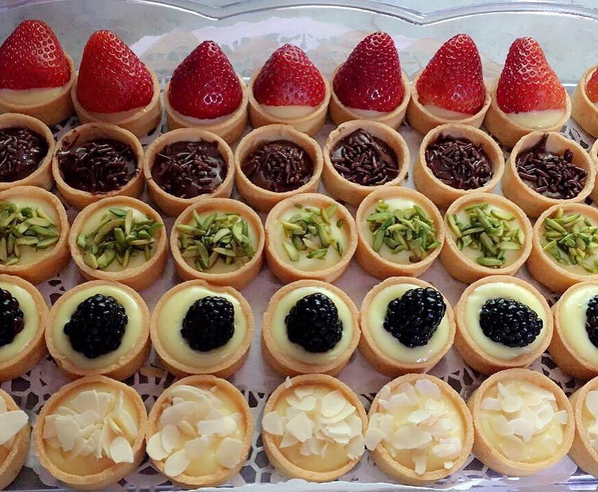 ميني تارت حلو بنكهات متنوعة
#ضيافة #تشيزكيك #شيزكيك #تارت #حلا #فواكه #مطاعم #تسليم_فوري_جدة #تقديمات #مكياج #ديكور #توزيعات #معجنات #عرايس #جدة #وظايف_نسائيه #موالح #كوكيز #ميك_اب #وصفات #تايني_تشيز #اكسترا_ميني_تشيز_كيك #ميني #صواني #حفلات #جديد #لذيذ