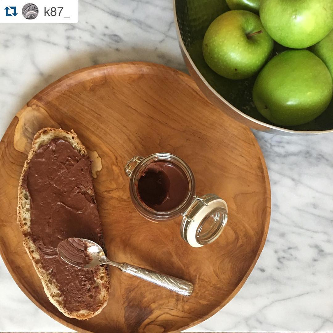 Fresh home made sourdough bread with the indulgence of mouth watering hazelnut chocolate spread from @spreadables Heaven.
・・・
#Repost @k87_ with @repostapp.