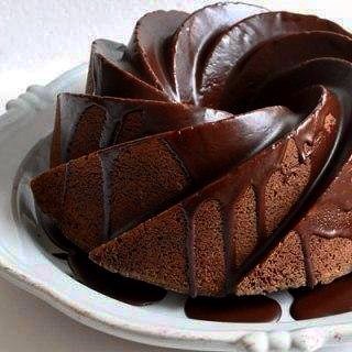 كيكةالشوكلاته الهشه بصوص الشوكلاته اللذيذ#كيكة #شوكلاته#كيكة_قالب#كيكة حلزونيه#صبيا#جازان#الاسر_المنتجه #طباخات_الجنوب