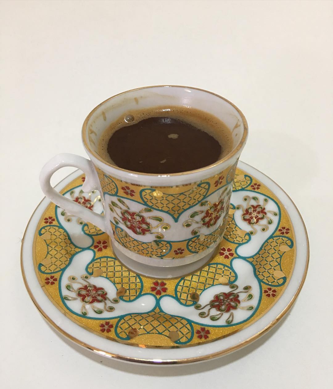 فناجين القهوه التركيه المميزه استمتع بشكل قهوتك قبل مذاقها☕️
السعر:الطقم 120
الكوب :25 ريال