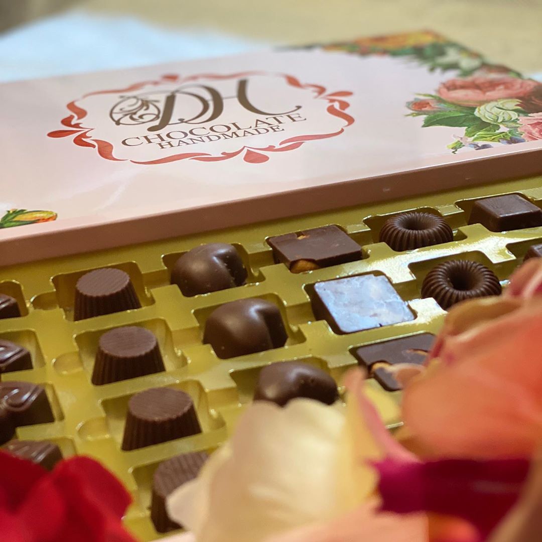 إستمتع بشوكلت دي إتش و#خلك_بالبيت .#dh_chocolate #stayhome .
.