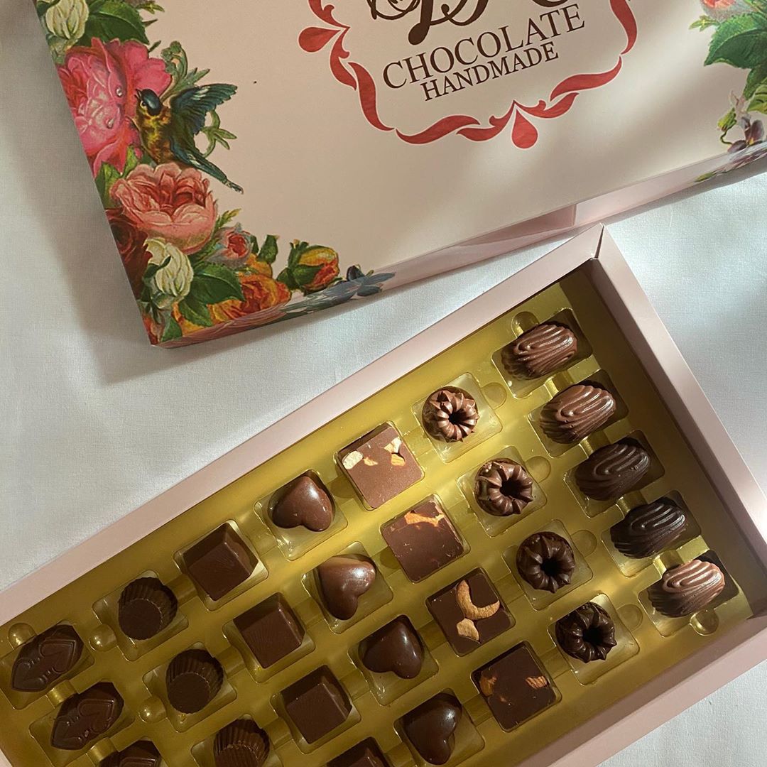 بتعدي باذن الله ❤️
. وترجع ايامنا حلوه بحلاوة #dh_chocolate .
.
.
. .
#الرياض #الخرج #السيح #الهياثم #المجمعة #نعجان #حلا_قهوة #حلا_سريع #حلا_بارد #شوكلت_بلجيكي #بوكسات #صفقات #عين #فايروس #dh_chocolate #رباعيات #فايروس #كيكالليمون #حجر #فعاليات #إجازه #عشاء_سريع #عيد #رمضان #عين #المنظومة #تواصل