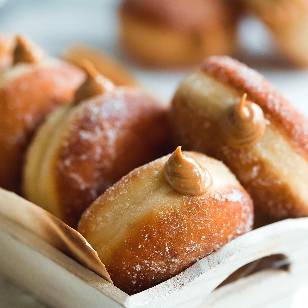 Peanut butter Bombolonis #ramadandesserts #bombolonis