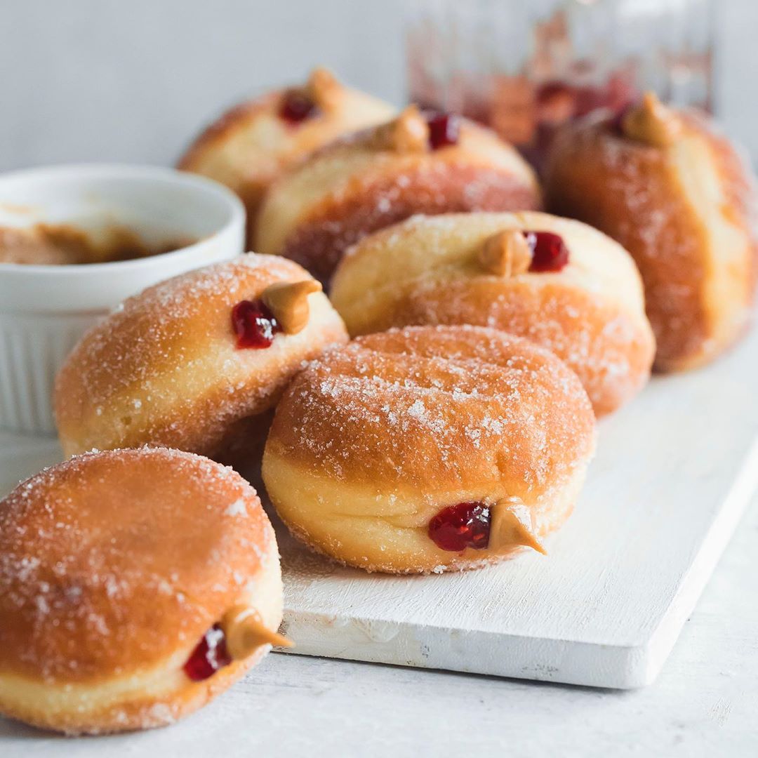 Peanut butter and Jam Bombolonis #ramadandesserts #bomboloni
