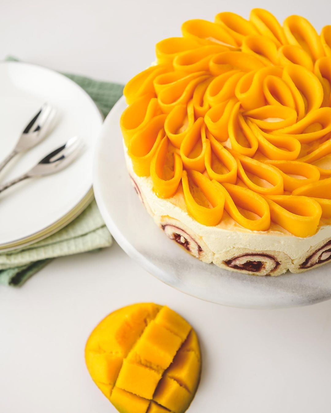 Mango berry trifle cake #ramadandesserts #ramadancakes