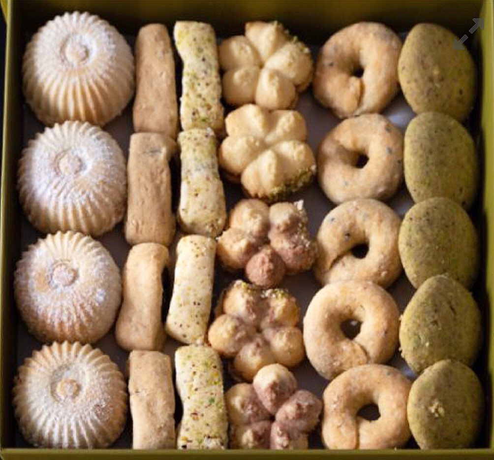 Mixed boxes available now in Abu Dhabi and Al Ain branches, for orders call 0504142474 or online on www.biscosweet.com
بكسات مشكله متوفره في افرع بسكو سويت ابوظبي و العين. للطلب يرجى الاتصال على 0504142474 او الطلب اونلاين عبر موقعنا www.biscosweet.com