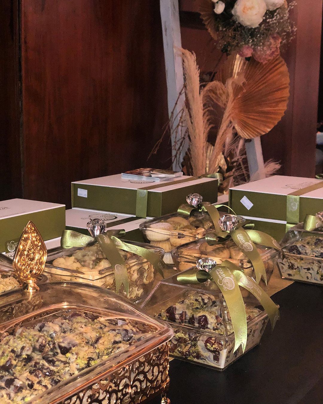 Today is our last day in @thelounge.exhibitions till 10 pm. Come visit us at The Edition Hotel al bateen.
متواجدين اليوم في اخر يوم لمعرض @thelounge.exhibitions حتى الساعه 10 مساءً في فندق اديشن البطين