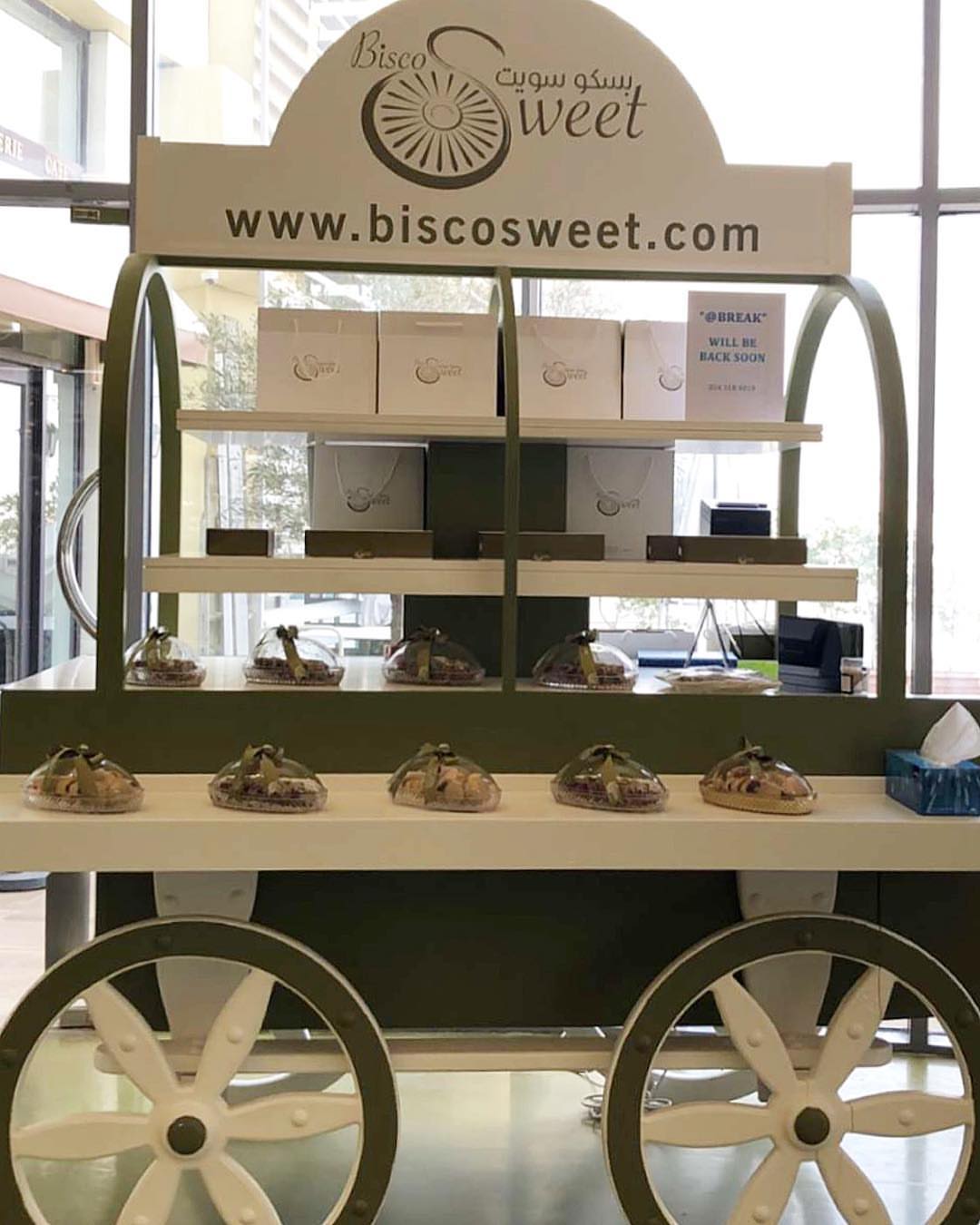 Visit our kiosk at Al Ain Extra mall in Al Bateen area. For more info call 0504142474
فرع بسكو سويت الثاني متواجد في العين اكسترا مول في منطقه البطين. للاسفسارات و الطلبيات يرجى الاتصال على 0504142474