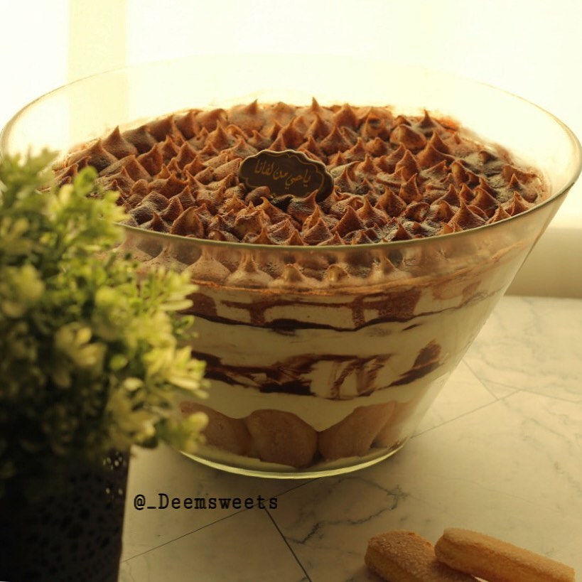.
.
• ترايفل التراميسيو ☕️♥️
.
• بـ 180 DHS
.
.
• للطلب التواصل عبر الواتساب..~ .
0563422319
.
.
.
.
#ترايفل #ترافل #طلبات #رمان #ليمون #الامارات #دبي #العين #سويت #كيك #ابوظبي #ديم_سويتس #تراميسيو #قهوة #جديد