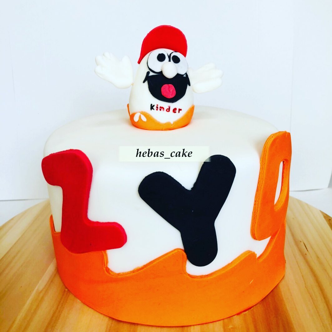 #cakes #cakedecorating #uae #uaecakes #fondantcake #kindersurprisecake #designcake #creativecakes #birthdaycakes