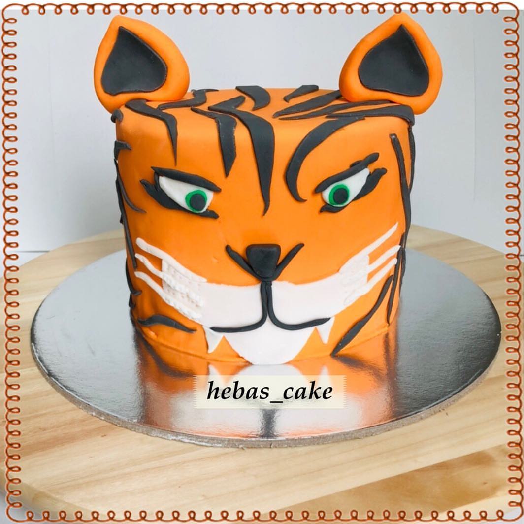 #fondantcake #tigercake #sugerart #creativecake #chocolatecake #uaecake #designcake #cookies #instacake #animalscake