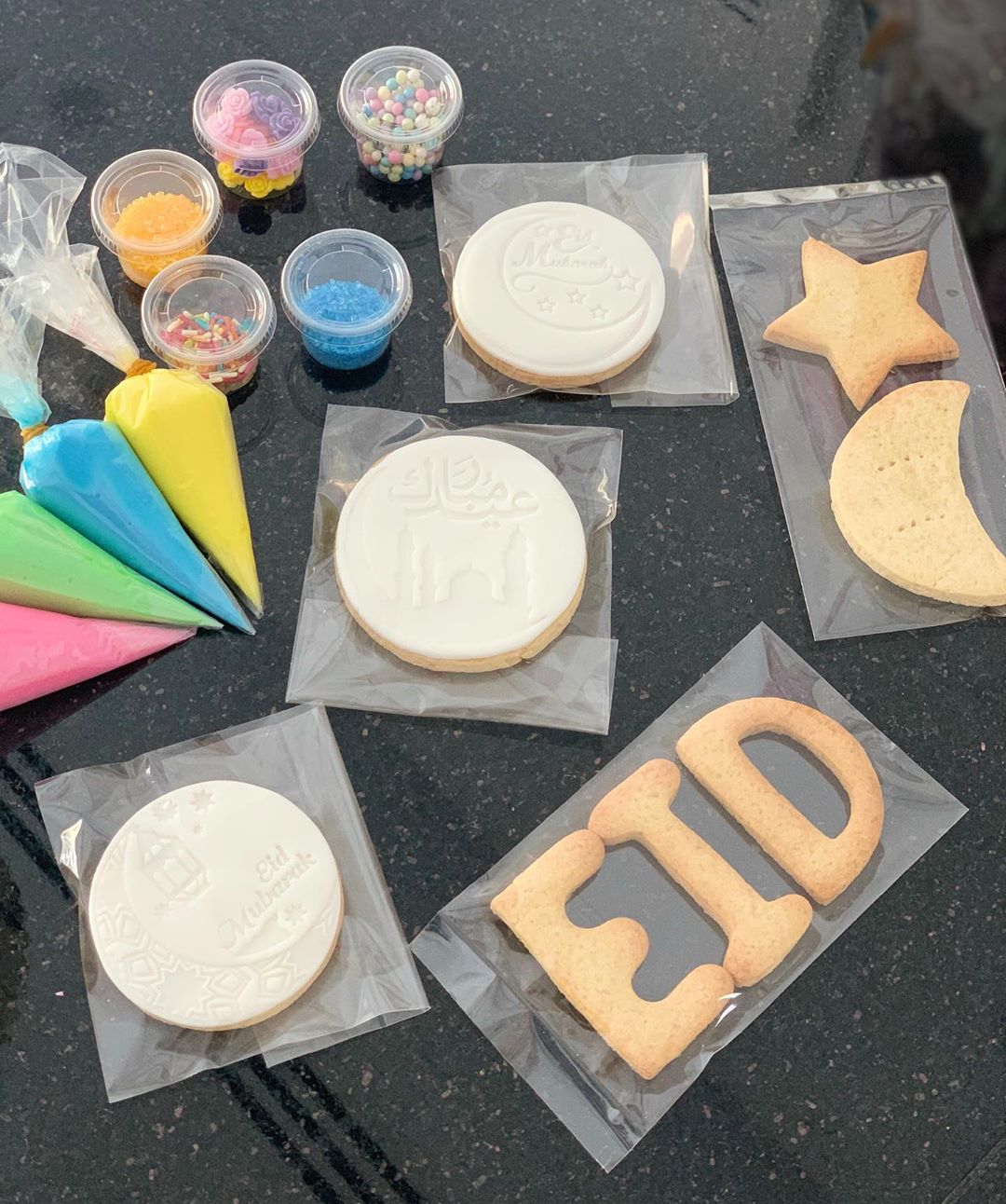 نشاط تزيين الكوكيز - كوليكشن العيد ❤️
Our decorate Eid themed decorate your own cookie kit ⭐️