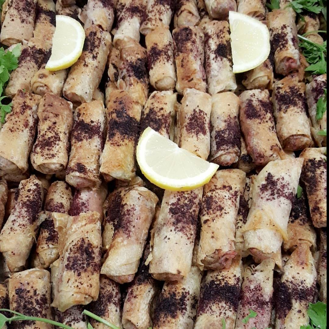 استمتع بطعم رولات المسخن بالدجاج والسماق .. للطلب على الرقم 0563180981