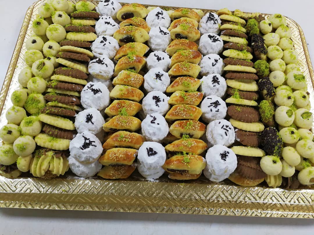 نعلن عن بدء الحجز و الطلب لحلويات العيد
#كحك #ملبن #جوز #عجوة #تمر #كعب_غزال #عين_جمل #نوتيلا #بيتيفور #بسكوت #كوكيز #غريبة #مكسرات #بسبوسة #كيك #كنافة #حلاوة #حلويات #شوكلت #لوتس #ابوظبي #دبي #رمضان #العيد #تمور #هيل #زعفران #قهوة