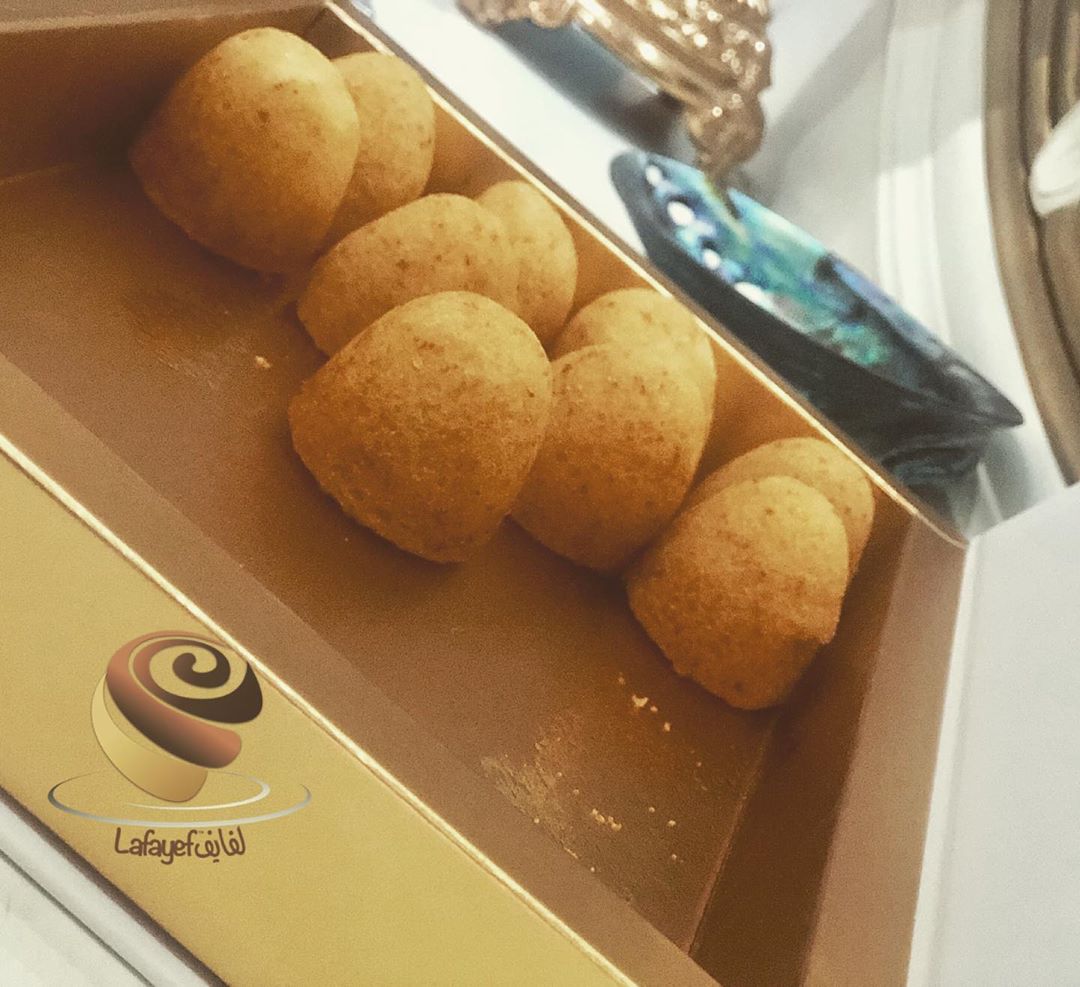 الأول في أبوظبي متخصصون في صنع جميع انواع اللفايف المالحة والحلوة اسعار خاصة للأعراس⛔،للطلب يوم قبل واتساب :0563331001 اضغطي على رابط الوتساب أدناه