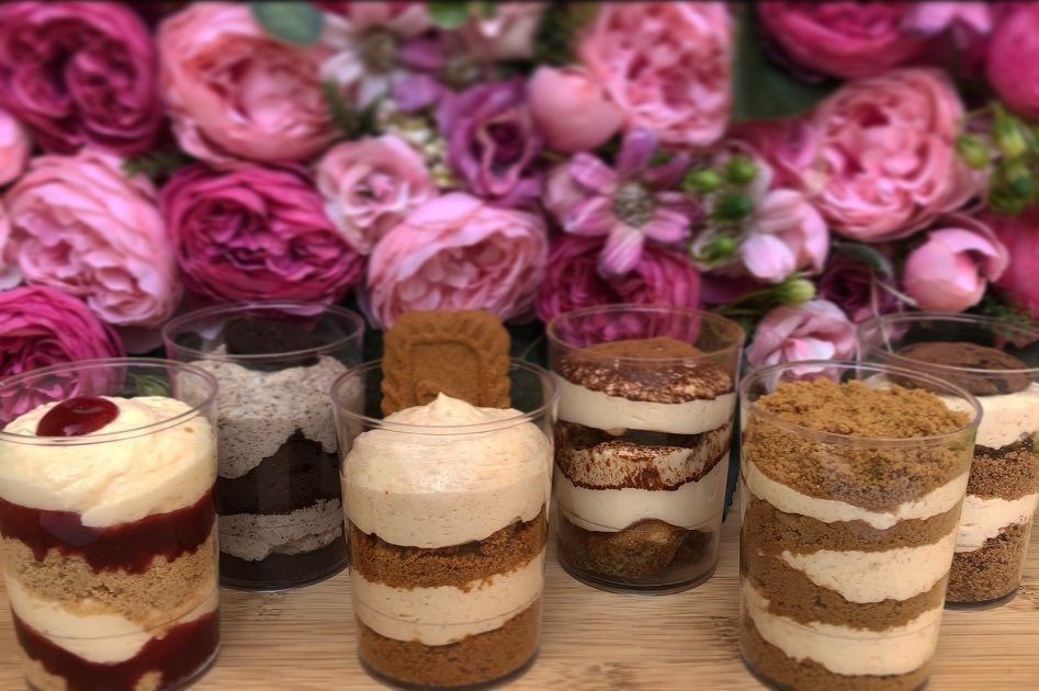 Cups Mix 6 flavors:
CheeseCake❤️
Oreo
Louts
Tramiso
Latte
Cookie