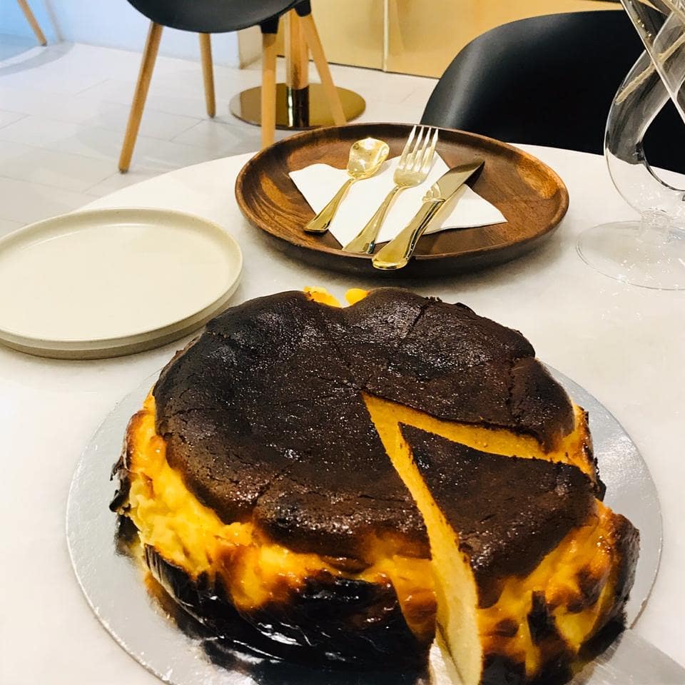 Spanish cheesecake #spanishcheesecake #cheesecake #foodlovers #dessert #حلويات #توزيعات #ام_حمدان #يمي #يمي_هوميد #yummy_homemade